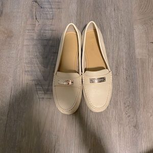Coach size 6 leather beige loafers